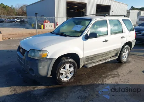 2005 Ford Escape Xls z USA, uszkodzony, nr VIN 1FMYU02Z45KD13174